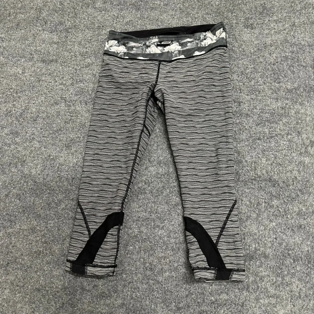 Lululemon Leggings Womens Size 8 Gray Textured Wave Crop Floral Waist Athletic